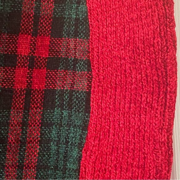 Plaid Christmas Tree Skirt Red Green 42” Circumference - Picture 5 of 7